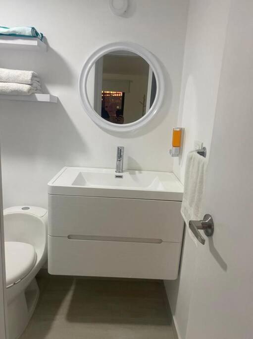 Hermoso Recien Remodelado Zona Apartment *